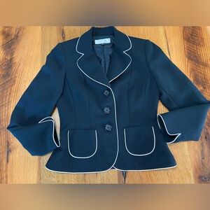 Tahari Arthur S. Levine Black Blazer with Ivory Piping, Front Pockets, Size 6